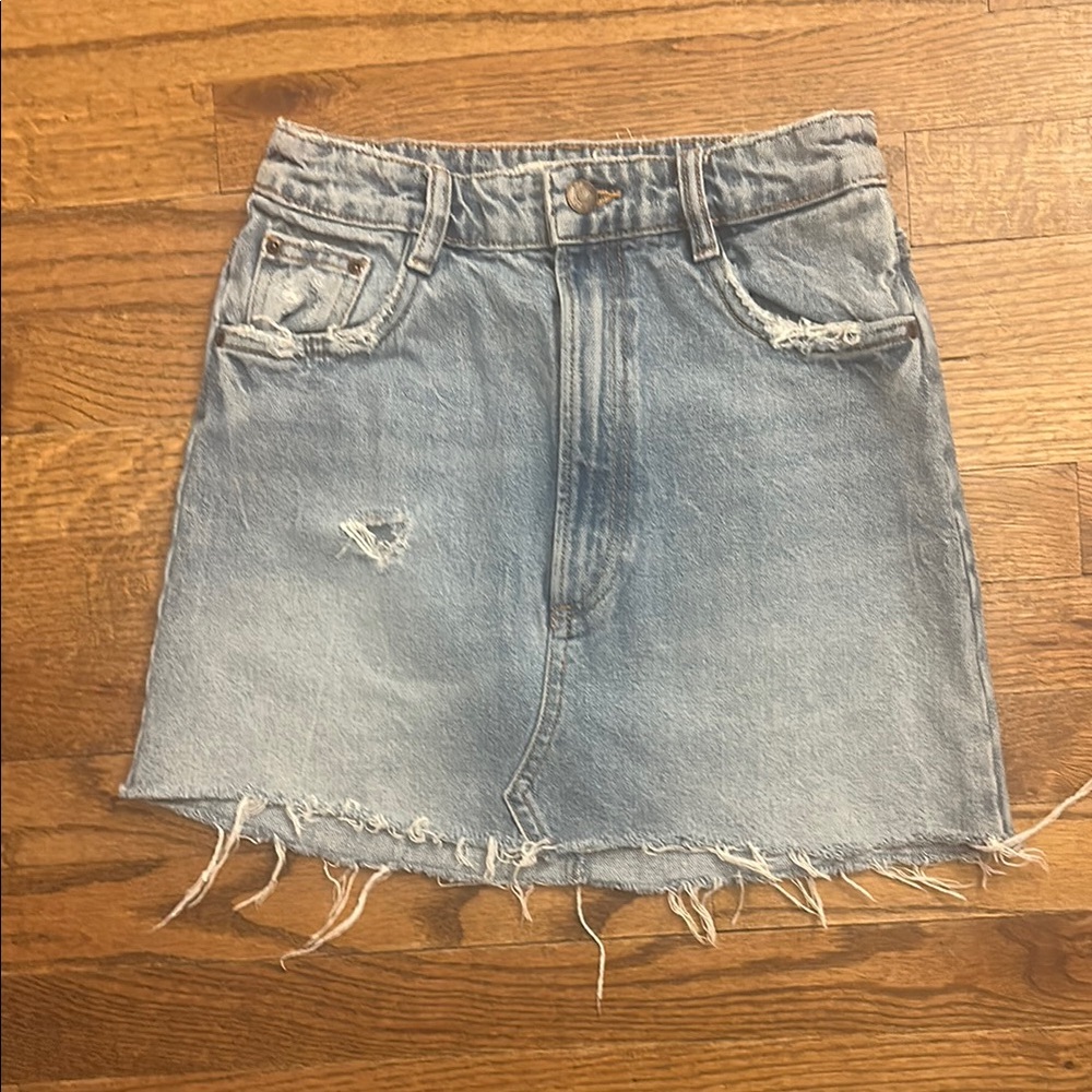 Blue Mini Skirt with Distressed Details for Casual Wear